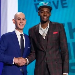 9393体育APP-【新秀列传】榜眼秀来自运动之家，豪言带队进总决赛